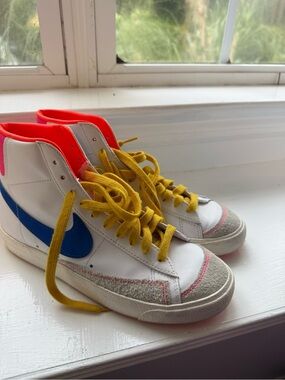 Nike Blazer Mid ’77 – Pink, Royal Blue & Yellow